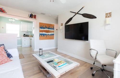 Southside Apartment | Light and Breezy in SoSo