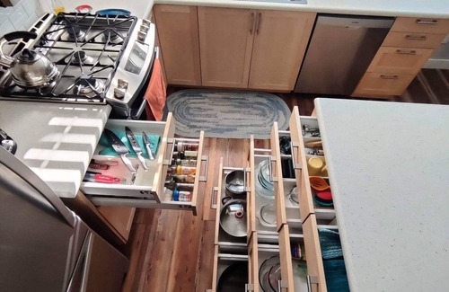 Fairmount Park House | Light and bright 2 bedroom daylight basement apartment