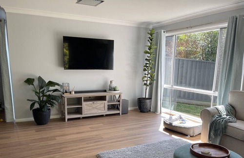 Macquarie Hills House | Light and roomy, home away from home
