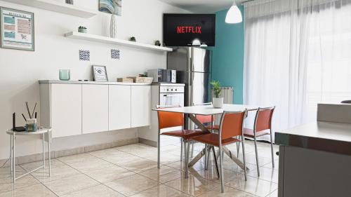 Montesilvano Apartment | Light Blue House