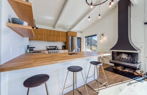 Idyllwild House | Light & bright cabin with large deck, private hot tub & gorgeous views