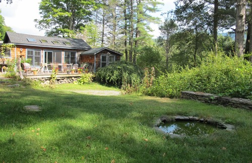 Phoenicia House | Light filled Cozy 3-bedroom house in enchanting Phoenicia with WiFi, AC