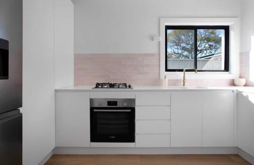 Croydon Apartment | Light-Filled Designer Apartment in Croydon