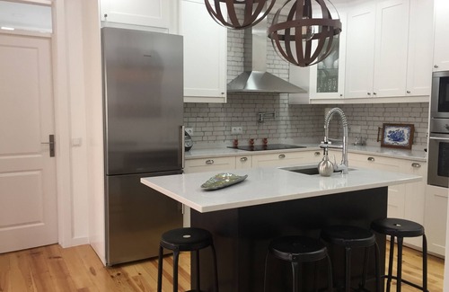 Penha de Franca Apartment | LIGHT FILLED OPEN CONCEPT 3 BR WITH A/C IN LISBON IN HISTORIC BUILDING