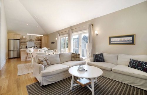 Katama House | Light-Filled Romantic Cottage Close to Village, Beach, Bike Path, Nature Trails