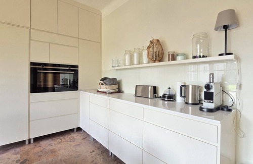 Eichkogl Villa | Light-flooded 650 m2 villa in Vulkanland, 20 beds, pool