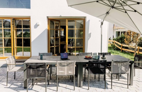 Wolkersdorf House | Light-flooded dream home between Chiemsee and the Alps