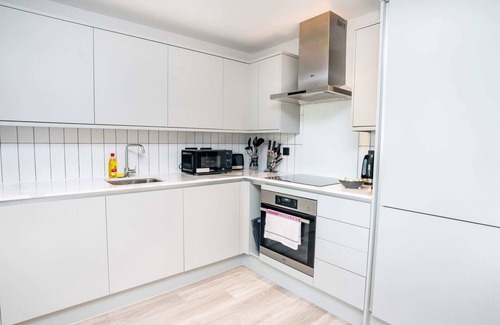 Bordesley Apartment | Light & Modern Central Birmingham 2 Bed Apartment