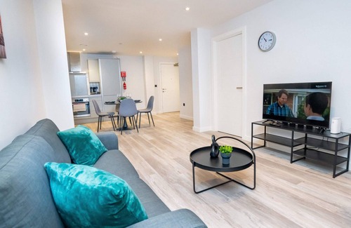 Bordesley Apartment | Light & Modern Central Birmingham 2 Bed Apartment