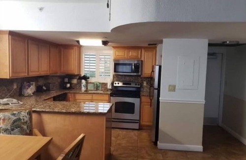 Pompano Beach Resort | LIGHTHOUSE COVE POMPANO BEACH FLORIDA