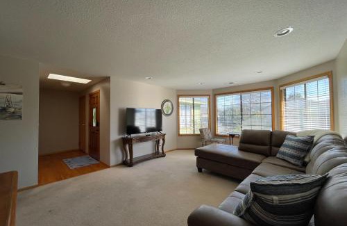 Pacific House | Lighthouse Retreat