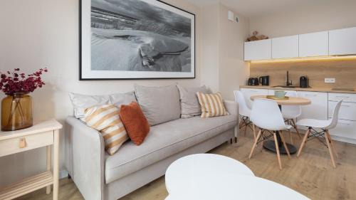 Mrzezyno Apartment | Lighthouse, Sun & Snow
