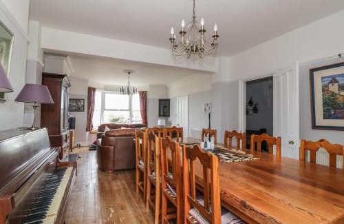 Gorleston-on-Sea House | Lighthouse View