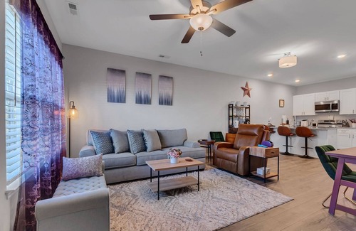 Columbia House | Like Home – Stylish & Modern Stay Near DT Columbia