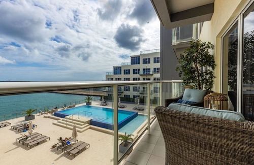 Oranjestad Condo | Like under the sea, where. Darling, life is better!