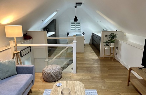 Carsington Cottage | LILIMAE BARN, family friendly, with a garden in Hulland Ward