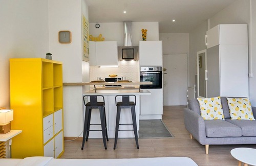 Lille Centre Ville Apartment | Lille gares Nice studio with private parking