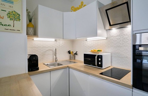 Lille Centre Ville Apartment | Lille gares Nice studio with private parking