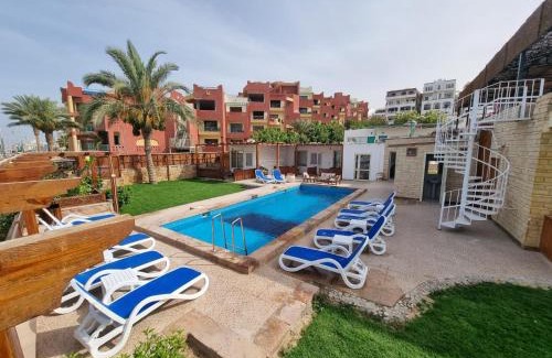 Sakkala Hotel | Lilly Lounge and Pool Accommodation for Adults Only