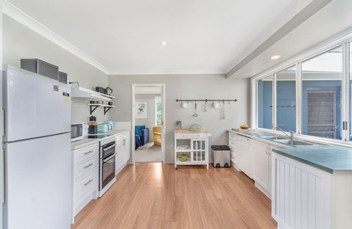Robertson House | Lillyview Cottage - Robertson