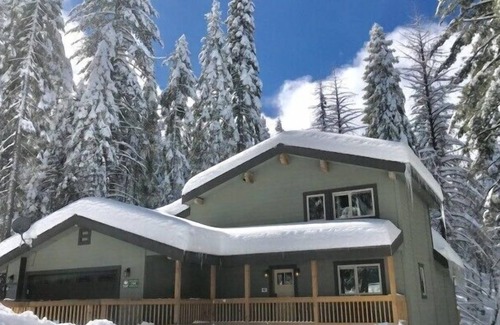 Yosemite West Cabin | Lily of the Valley: Big Wall. Yose Reservations, Breakfast, Central, Forest View