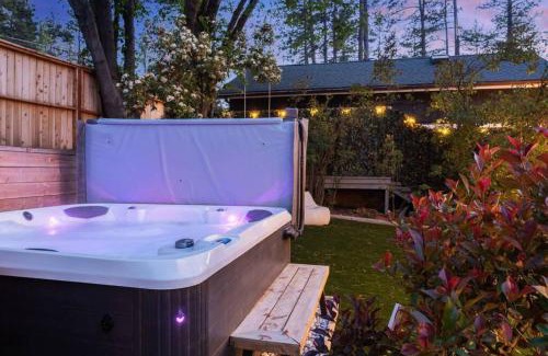 Idyllwild House | Lily Rock Cottage by Roav Retreats