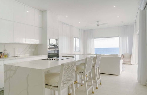 Ocean City Villa | Lilypad: Luxurious Cliffside Villa with Stunning Sea Views