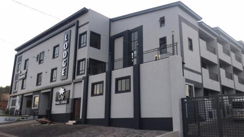 Rustenburg Hotel | LilyPark Lodge