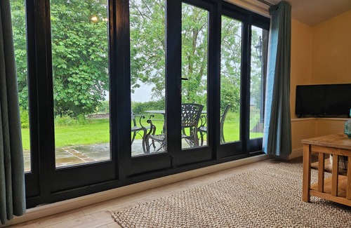 Stowmarket Cottage | Lilys Cottage - Sleeps 2 - Pet friendly