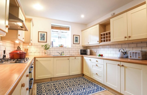 Blythburgh Cottage | LIME TREE COTTAGE, BLYTHBURGH, pet friendly, with pool in Southwold