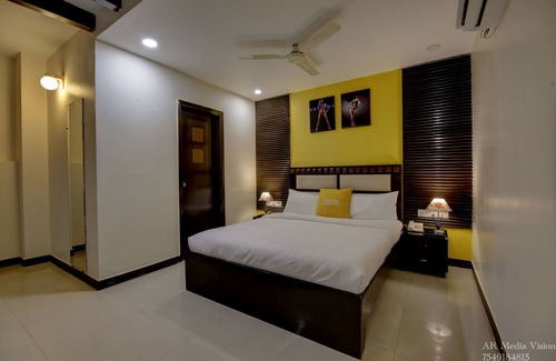 Greater Kailash Hotel | Lime Tree Hotel Greater Kailash