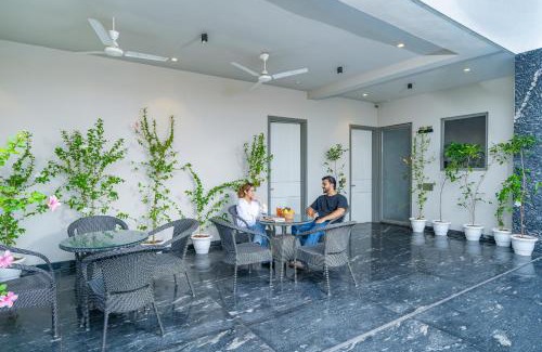 Greater Noida Hotel | Lime Tree Hotel & Stays Greater Noida Nearby India Expo Centre & Mart
