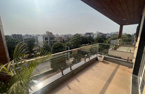 Gurugram Hotel | Limewood Stay Bliss - Boutique Hotel