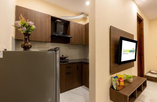 Gurugram Hotel | Limewood Stay Service Apartment 1BHK - Millennium City Centre