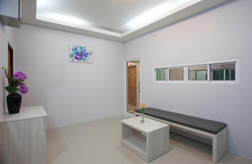 Choeng Thale Hotel | Lin House