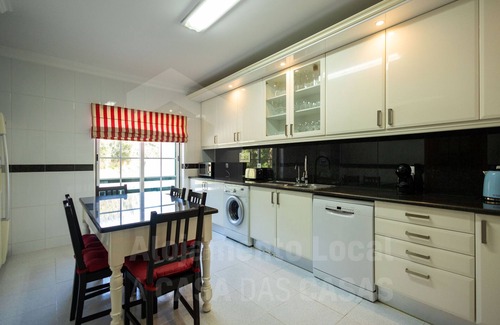 Ericeira Ski Chalet | Lina's House by ACasaDasCasas