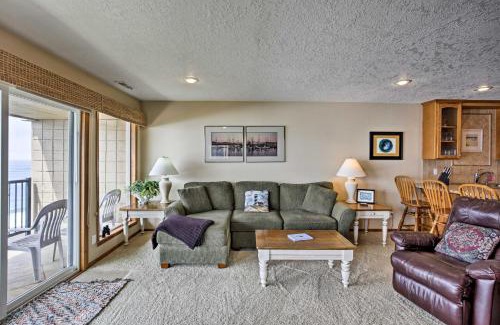 Lincoln Beach Apartment | Lincoln Beach Condo with Balcony and Ocean Views!