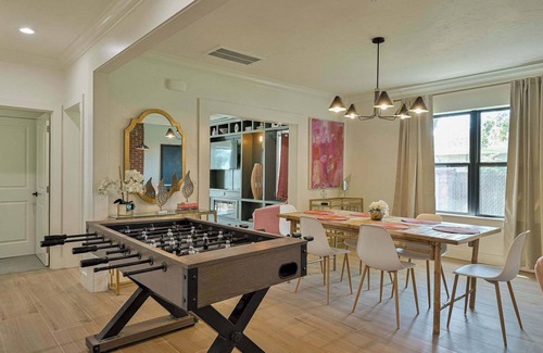 Central Oklahoma City House | Lincoln Luxury for Families or Large Groups – Prime Location Near OUHSC & Downto