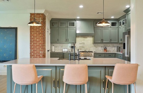 Central Oklahoma City House | Lincoln Luxury for Families or Large Groups – Prime Location Near OUHSC & Downto