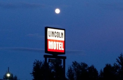 Sturgeon Falls Hotel | Lincoln Motel