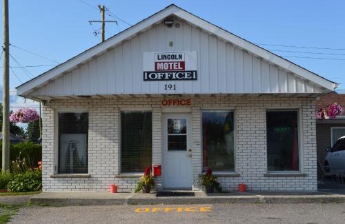 Sturgeon Falls Hotel | Lincoln Motel