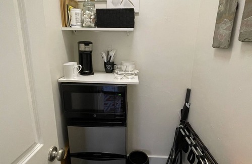 Lincolnville Apartment | Lincolnville hip red barn guest suite-private suite in modern house