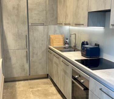 Bedford Apartment | Linden Garden apartment