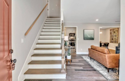 Kennesaw House | Lindley Lane 2145 · 4BR Fenced Yd Next to Creek/Nature Trail (2145L)