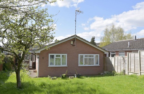 Braunstone House | Lindrick Villa - 3BD Bunglow