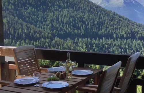 Chandolin Apartment | Linen is not included in the service. We provide, if desired, linen packages including bed linen, ba