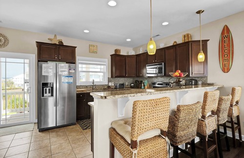 Scotch Bonnet Soundside House | Linens included - Amazing Views, Steps to Beach, Elevator and Fenced Yard