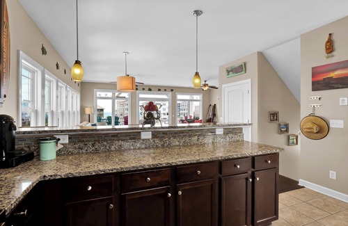 Scotch Bonnet Soundside House | Linens included - Amazing Views, Steps to Beach, Elevator and Fenced Yard