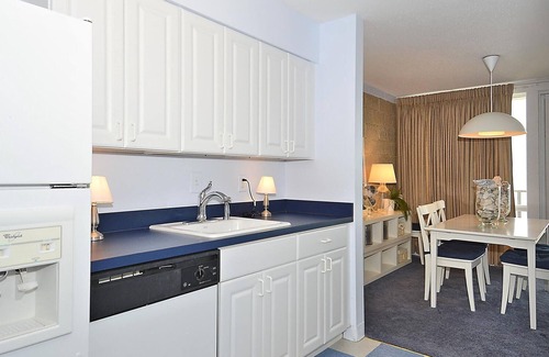 Rehoboth Beach Condo | LINENS INCLUDED!*. Lovely 2 Bedroom, 2 bath condo with soft beachy colors.