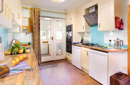 Chapel Stile Cottage | LINGMOOR VIEW, family friendly, with a garden in Chapel Stile